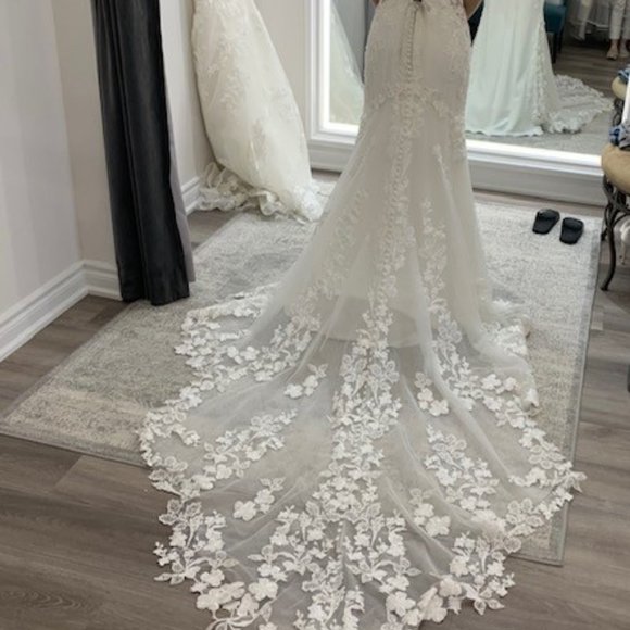 Martina Liana 1059 Wedding Dress in Ivory - Picture 8 of 11